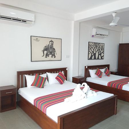 White Rose Safari Home Stay Udawalawe Bagian luar foto