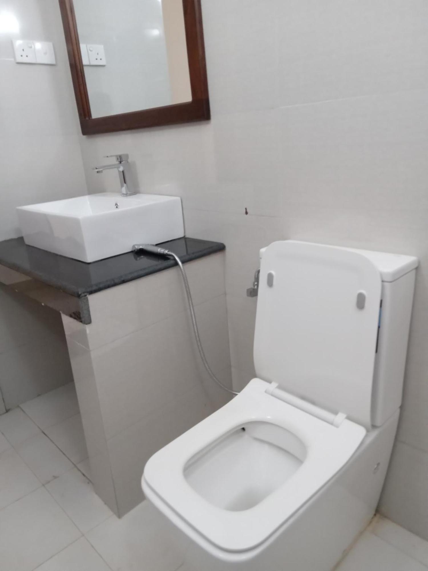 White Rose Safari Home Stay Udawalawe Bagian luar foto